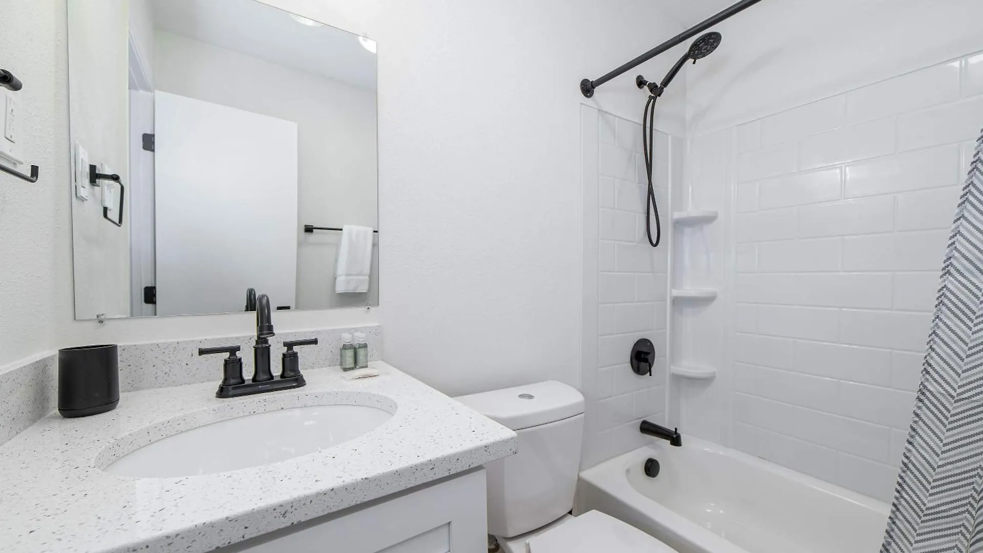Sojourn'S Harborage - Coral Suite North Camellia Acres United States